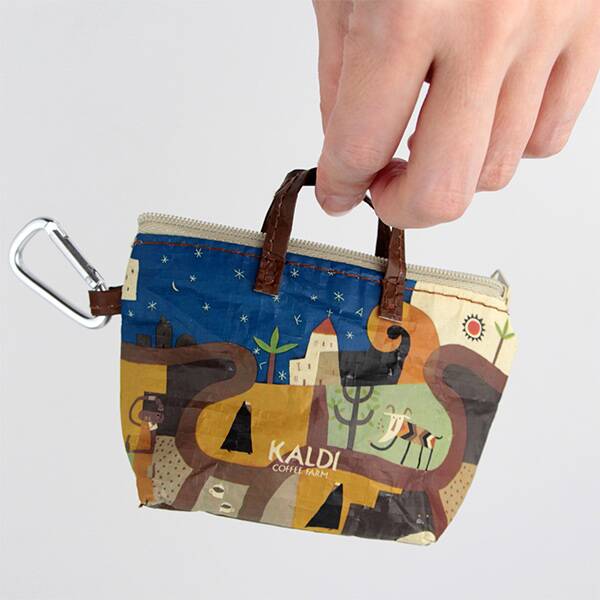 カルディ伝説柄カラビナ付きミニバッグ（コーヒーゼリー入り）　1個